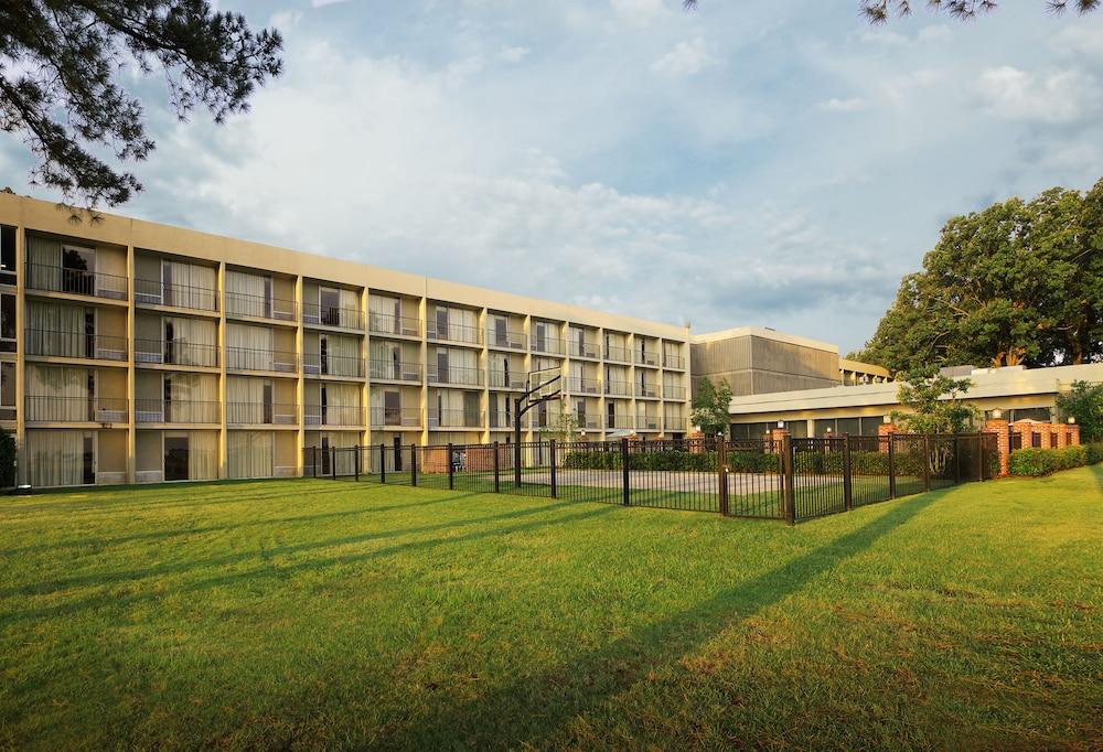 Historic Whispering Woods Hotel & Conference Center Olive Branch Eksteriør bilde